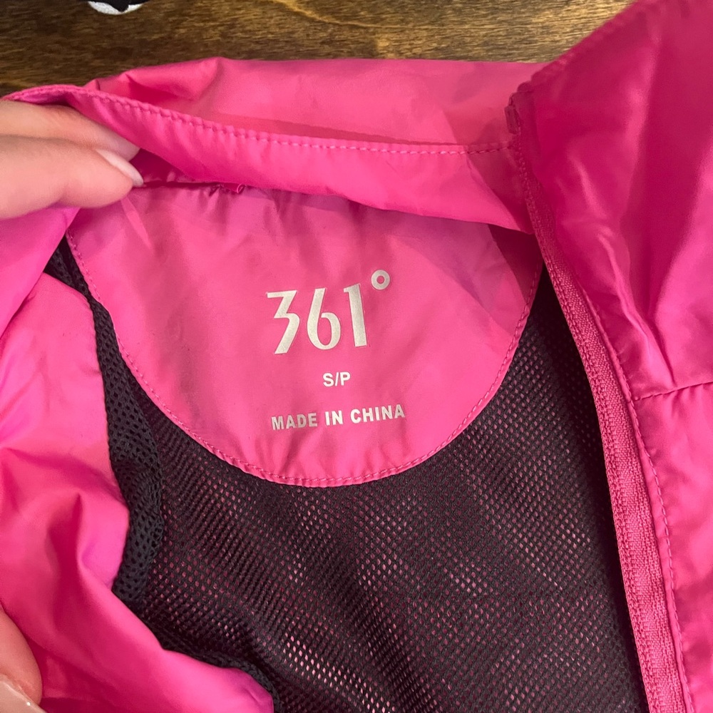 Women's Pink windbreaker